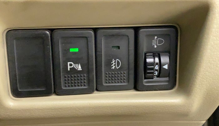 2015 Maruti Ciaz ZXI+, Petrol, Manual, 42,544 km, Dashboard - Headlight height adjustment not working