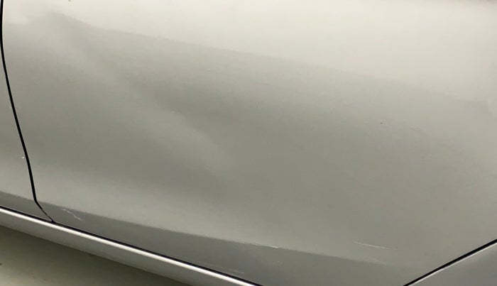 2015 Maruti Ciaz ZXI+, Petrol, Manual, 42,544 km, Rear left door - Minor scratches