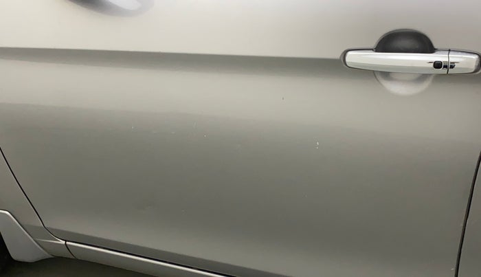 2015 Maruti Ciaz ZXI+, Petrol, Manual, 42,544 km, Front passenger door - Minor scratches