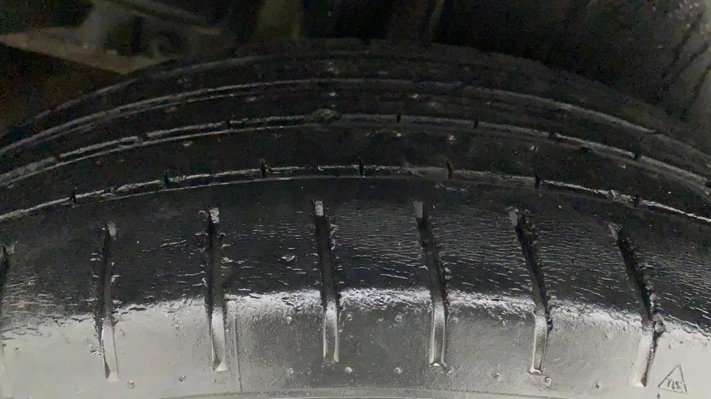 2015 Maruti Ciaz ZXI+, Petrol, Manual, 42,544 km, Right Rear Tyre Tread
