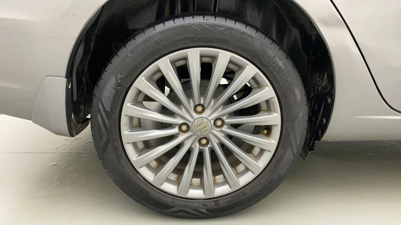2015 Maruti Ciaz ZXI+, Petrol, Manual, 42,544 km, Right Rear Wheel