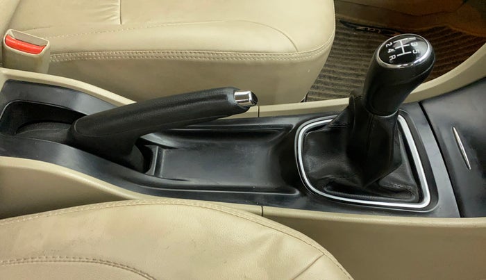 2015 Maruti Ciaz ZXI+, Petrol, Manual, 42,544 km, Gear Lever