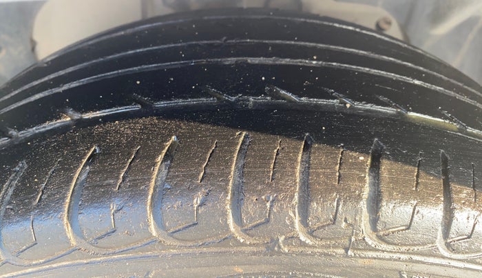 2013 Ford Ecosport TITANIUM 1.0L ECOBOOST (OPT), Petrol, Manual, 66,126 km, Right Front Tyre Tread