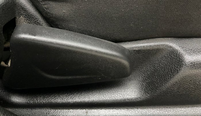 2018 Renault Kwid RXL 1.0, Petrol, Manual, 43,967 km, Driver Side Adjustment Panel