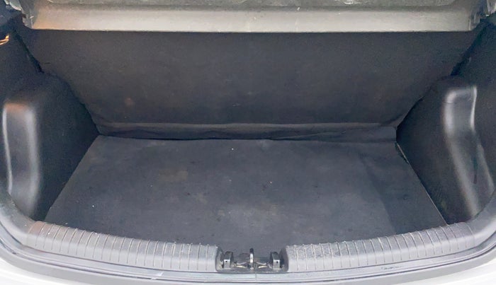 2013 Hyundai Grand i10 ASTA 1.2 VTVT, Petrol, Manual, 79,219 km, Boot Inside