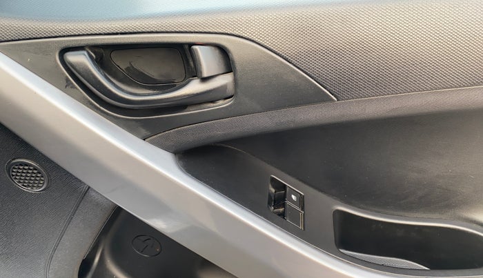 2023 Tata NEXON XE PETROL, Petrol, Manual, 14,776 km, Driver Side Door Panels Control