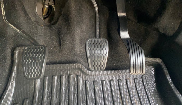 2023 Tata NEXON XE PETROL, Petrol, Manual, 14,776 km, Pedals