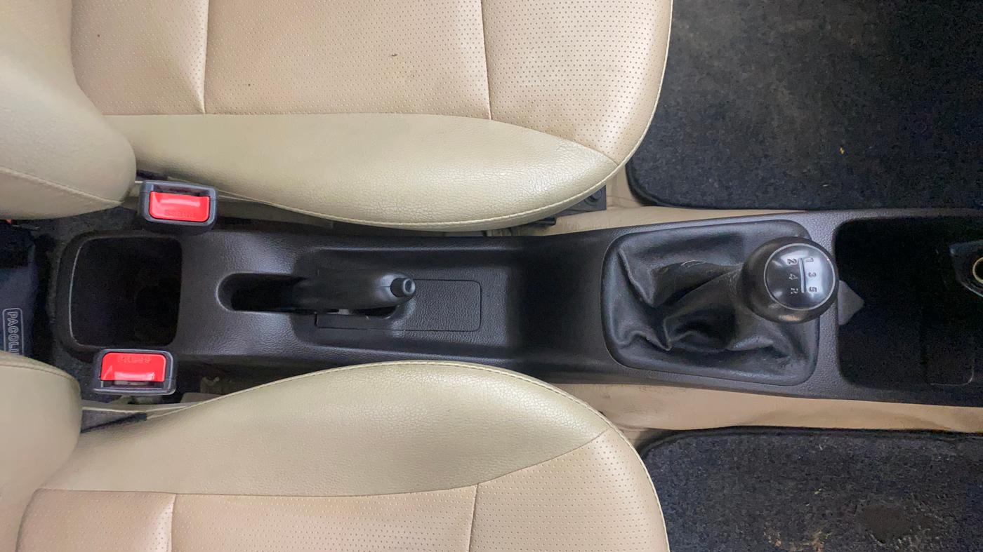 2018 Hyundai Eon ERA +, CNG, Manual, 36,389 km, Gear Lever