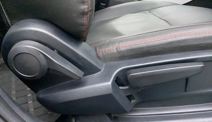 2020 Tata ALTROZ XZ 1.2, Petrol, Manual, 20,841 km, Driver Side Adjustment Panel