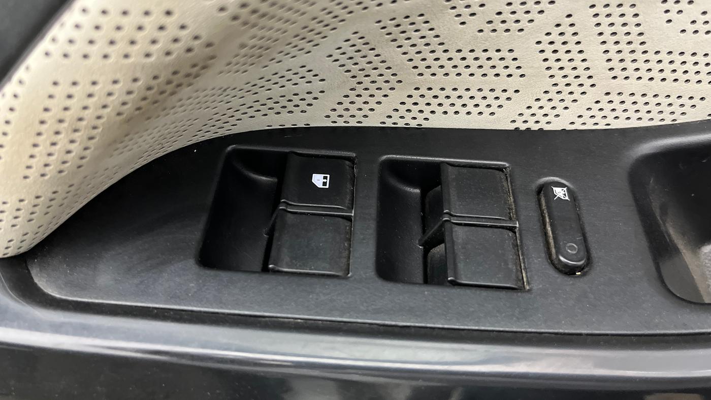 2023 Tata NEXON XZA PLUS LUXURY SUNROOF PETROL, Petrol, Automatic, 57,578 km, Driver Side Door Panels Control