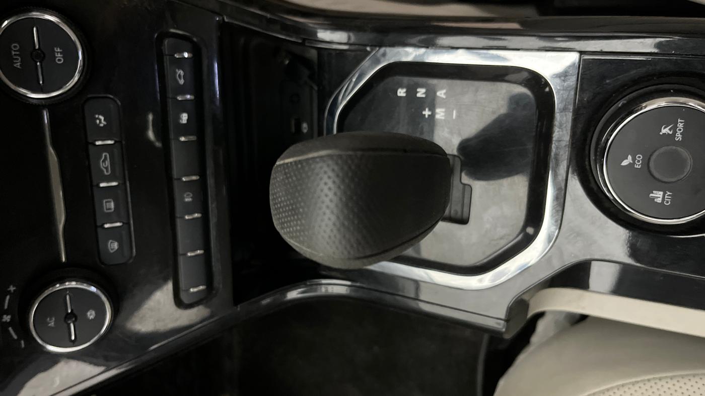 2023 Tata NEXON XZA PLUS LUXURY SUNROOF PETROL, Petrol, Automatic, 57,578 km, Gear Lever