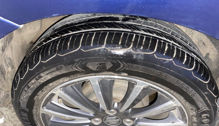 2018 Maruti Ciaz ALPHA 1.5 SHVS PETROL, Petrol, Manual, 66,393 km, Right Rear Tyre Tread