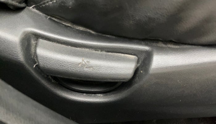 2016 Hyundai Grand i10 MAGNA 1.2 KAPPA VTVT, Petrol, Manual, 52,592 km, Driver Side Adjustment Panel