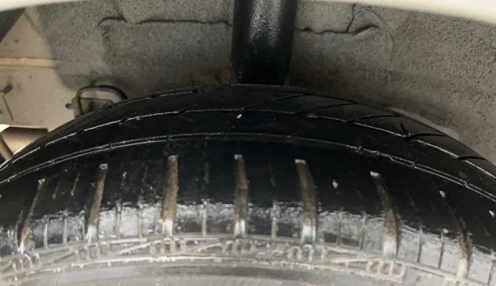 2016 Hyundai Grand i10 MAGNA 1.2 KAPPA VTVT, Petrol, Manual, 52,592 km, Right Rear Tyre Tread