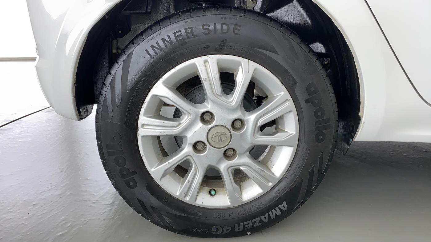 2016 Tata Tiago XZ 1.2 REVOTRON, CNG, Manual, 13,549 km, Right Rear Wheel