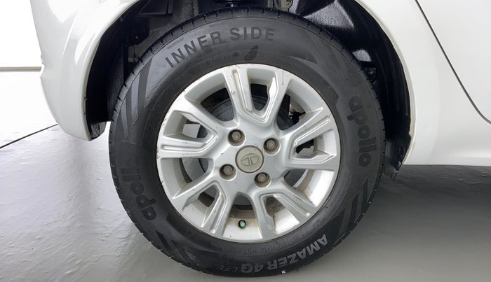 2016 Tata Tiago XZ 1.2 REVOTRON, CNG, Manual, 13,549 km, Right Rear Wheel