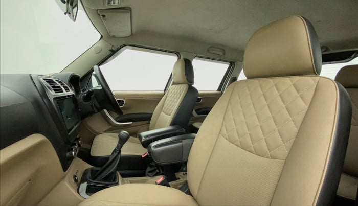 2018 Mahindra TUV300 T10, Diesel, Manual, 1,10,243 km, Right Side Front Door Cabin