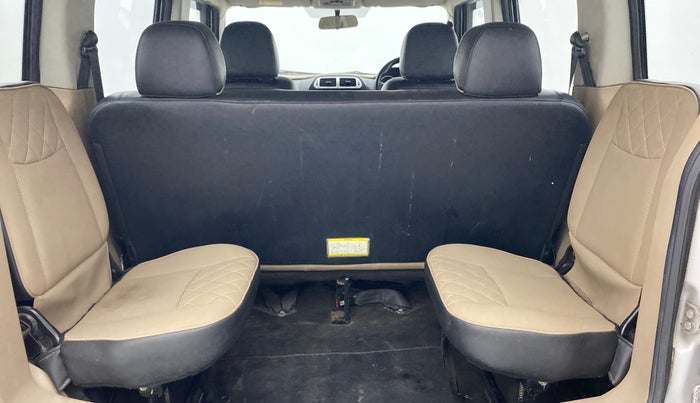 2018 Mahindra TUV300 T10, Diesel, Manual, 1,10,243 km, Third Seat Row ( optional )