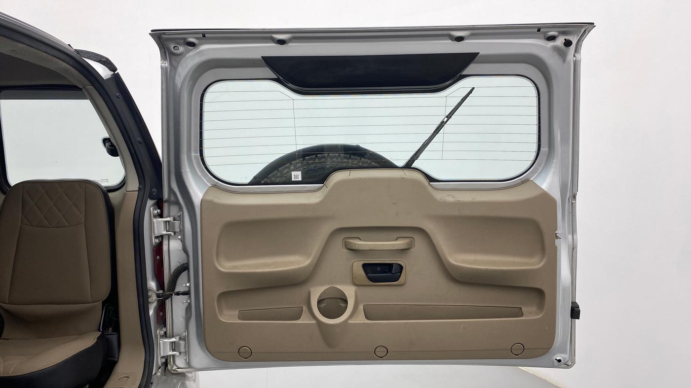 2018 Mahindra TUV300 T10, Diesel, Manual, 1,10,243 km, Boot Door Open