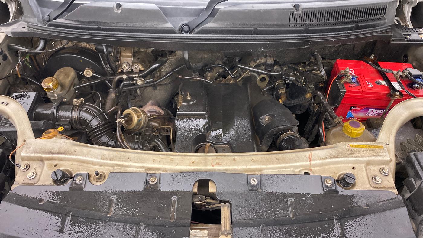 2018 Mahindra TUV300 T10, Diesel, Manual, 1,10,243 km, Open Bonet