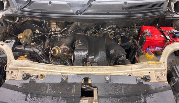 2018 Mahindra TUV300 T10, Diesel, Manual, 1,10,243 km, Open Bonet