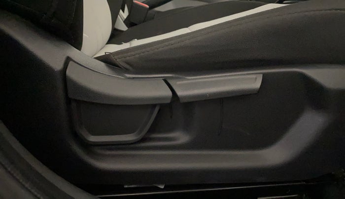 2024 Hyundai NEW I20 Sportz (O) 1.2 IVT, Petrol, Automatic, 8,150 km, Driver Side Adjustment Panel