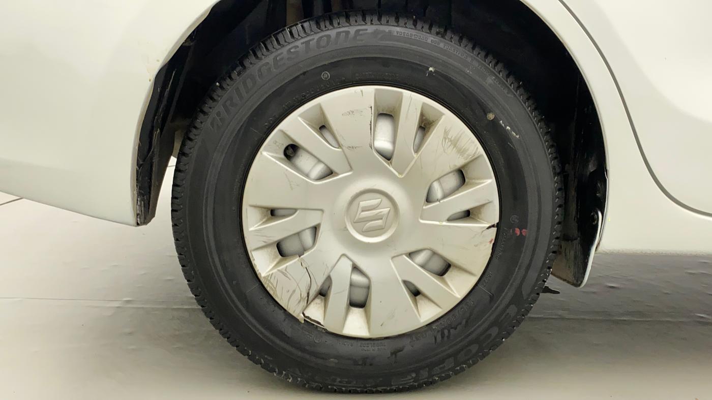 2017 Maruti Dzire LXI, CNG, Manual, 13,599 km, Right Rear Wheel