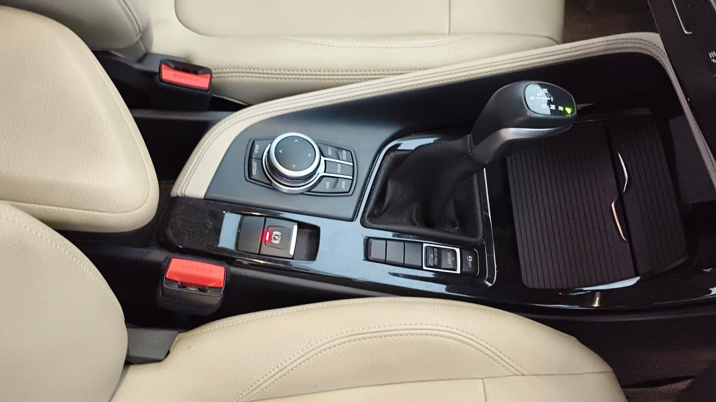 2019 BMW X1 sDrive 20d x Line, Diesel, Automatic, 38,344 km, Gear Lever
