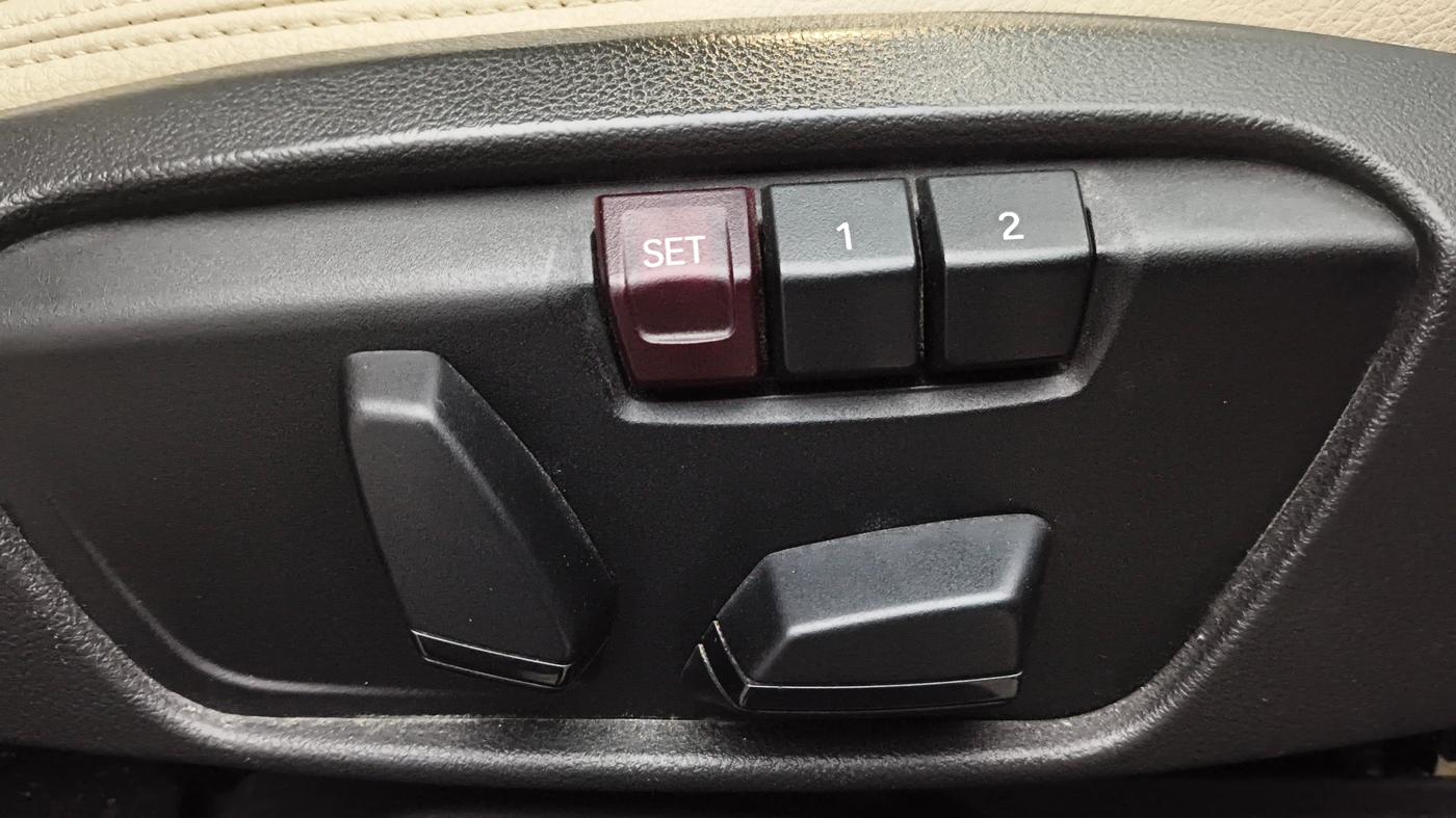 2019 BMW X1 sDrive 20d x Line, Diesel, Automatic, 38,344 km, Driver Side Adjustment Panel