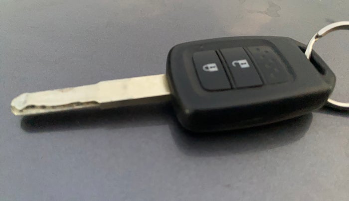 2019 Honda Amaze 1.2L I-VTEC S, Petrol, Manual, 1,46,741 km, Key Close Up