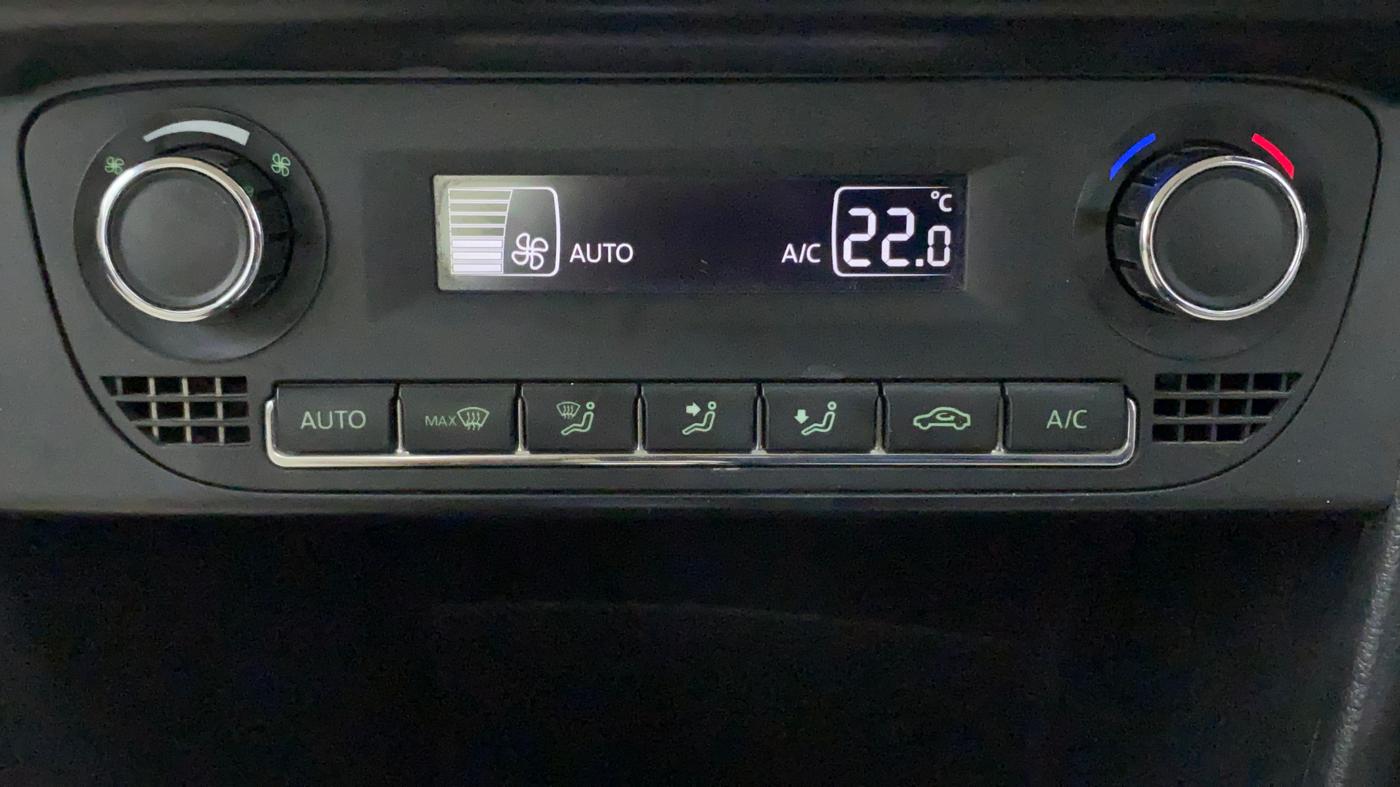 2017 Skoda Rapid STYLE 1.6 MPI AT, Petrol, Automatic, 1,06,132 km, Automatic Climate Control