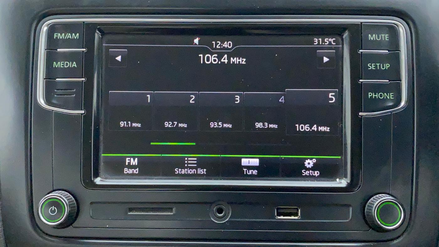 2017 Skoda Rapid STYLE 1.6 MPI AT, Petrol, Automatic, 1,06,132 km, Infotainment System