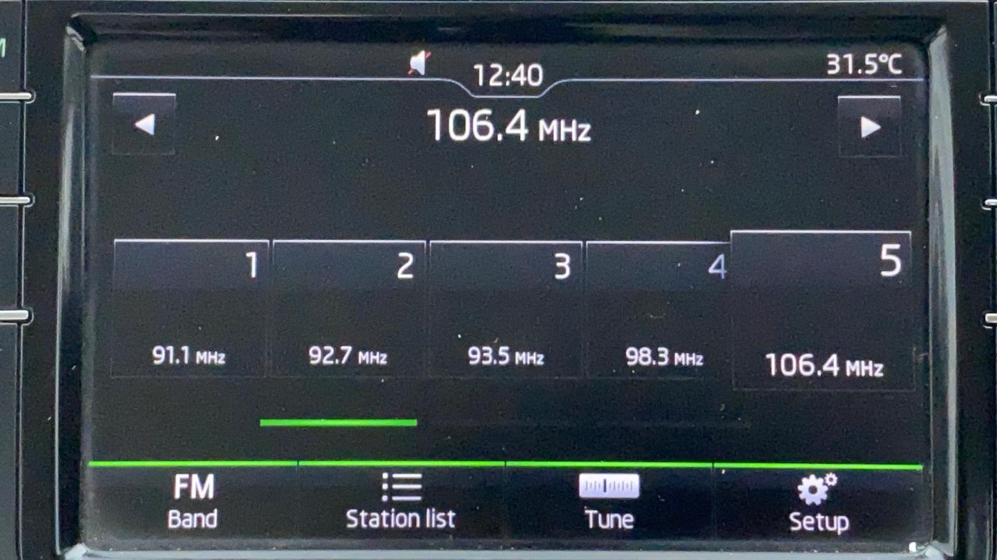 2017 Skoda Rapid STYLE 1.6 MPI AT, Petrol, Automatic, 1,06,132 km, Touchscreen Infotainment System