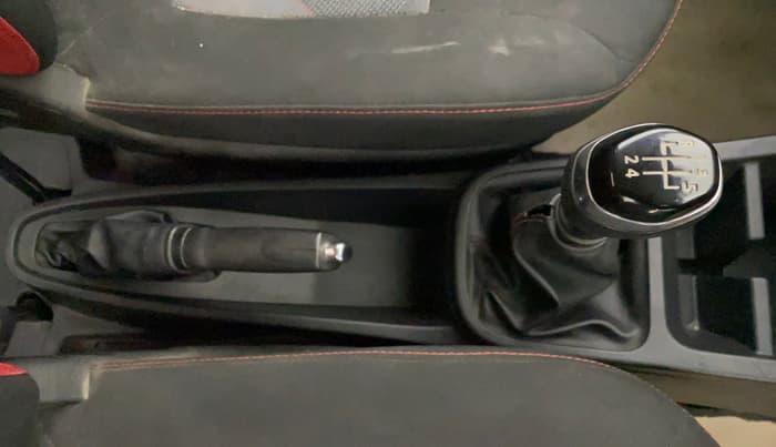 2019 Renault Kwid RXT 0.8, Petrol, Manual, 40,633 km, Gear Lever
