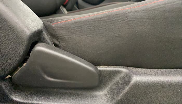 2019 Renault Kwid RXT 0.8, Petrol, Manual, 40,633 km, Driver Side Adjustment Panel