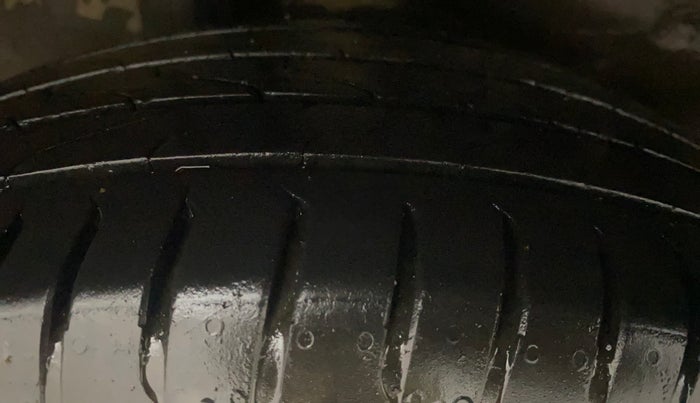 2014 Honda City 1.5L I-VTEC V MT, Petrol, Manual, 1,03,840 km, Right Rear Tyre Tread