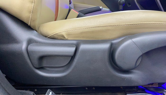 2015 Honda City 1.5L I-VTEC V MT, Petrol, Manual, 47,351 km, Driver Side Adjustment Panel