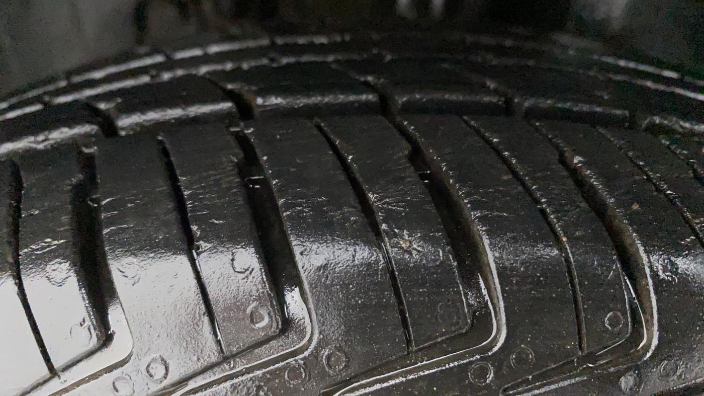 2019 Renault Kwid RXT 1.0 AMT (O), Petrol, Automatic, 33,733 km, Left Front Tyre Tread