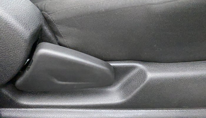 2019 Renault Kwid RXT 1.0 AMT (O), Petrol, Automatic, 33,733 km, Driver Side Adjustment Panel