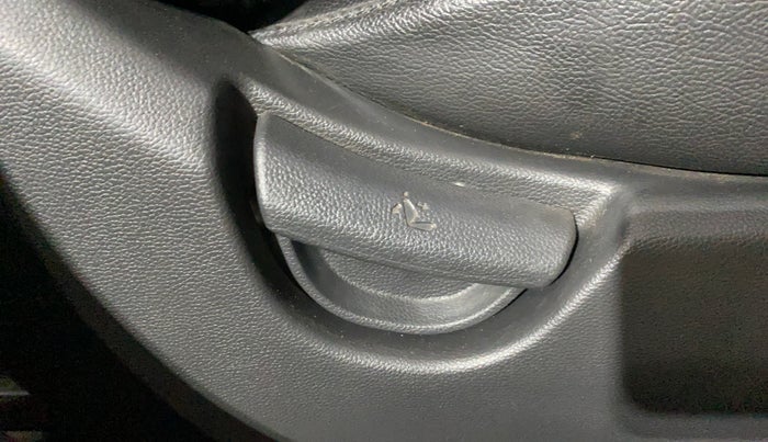 2019 Hyundai Grand i10 MAGNA 1.2 KAPPA VTVT, Petrol, Manual, 28,161 km, Driver Side Adjustment Panel