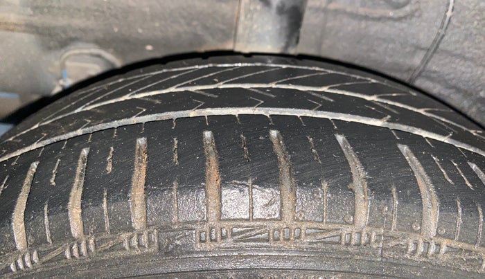 2019 Hyundai Grand i10 MAGNA 1.2 KAPPA VTVT, Petrol, Manual, 28,161 km, Right Rear Tyre Tread