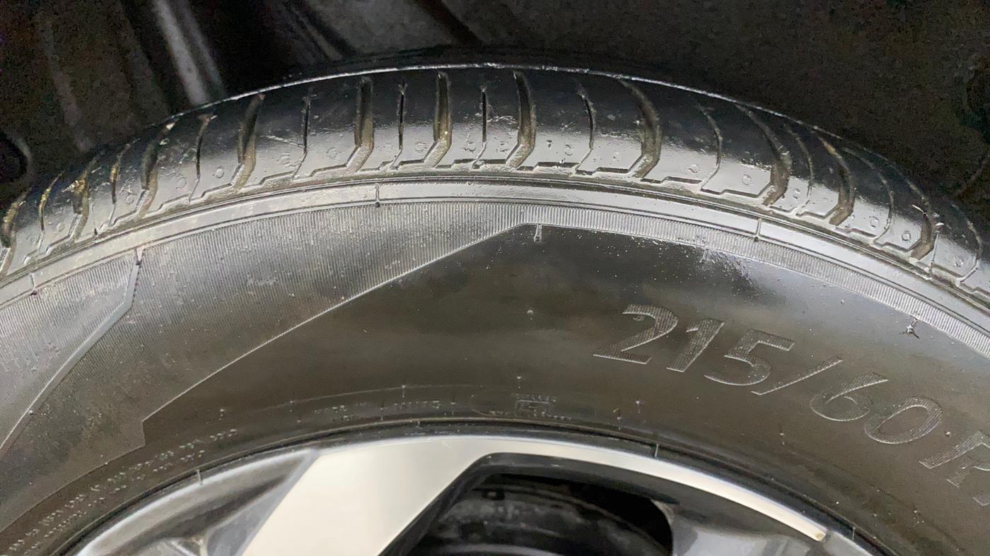 2019 Hyundai VENUE SX PLUS 1.0 TURBO DCT, Petrol, Automatic, 80,263 km, Right Rear Tyre Tread