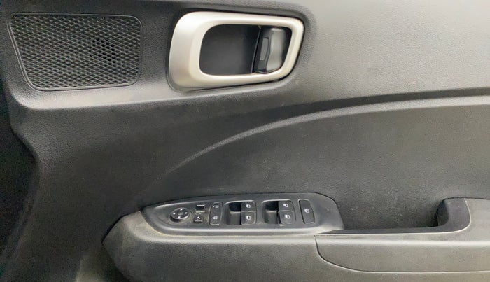 2019 Hyundai VENUE SX PLUS 1.0 TURBO DCT, Petrol, Automatic, 80,141 km, Driver Side Door Panels Control