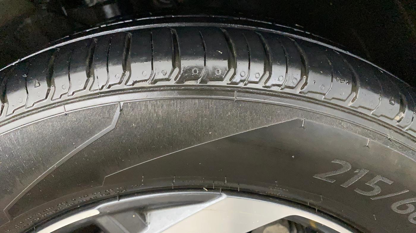 2019 Hyundai VENUE SX PLUS 1.0 TURBO DCT, Petrol, Automatic, 80,263 km, Right Front Tyre Tread