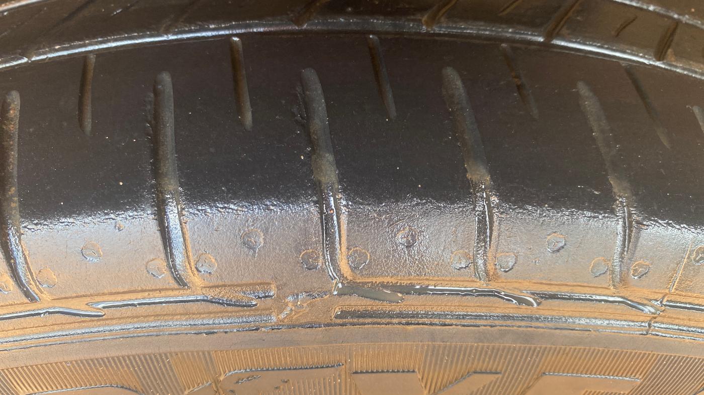 2019 Tata NEXON XZA PLUS PETROL, Petrol, Automatic, 65,473 km, Left Front Tyre Tread