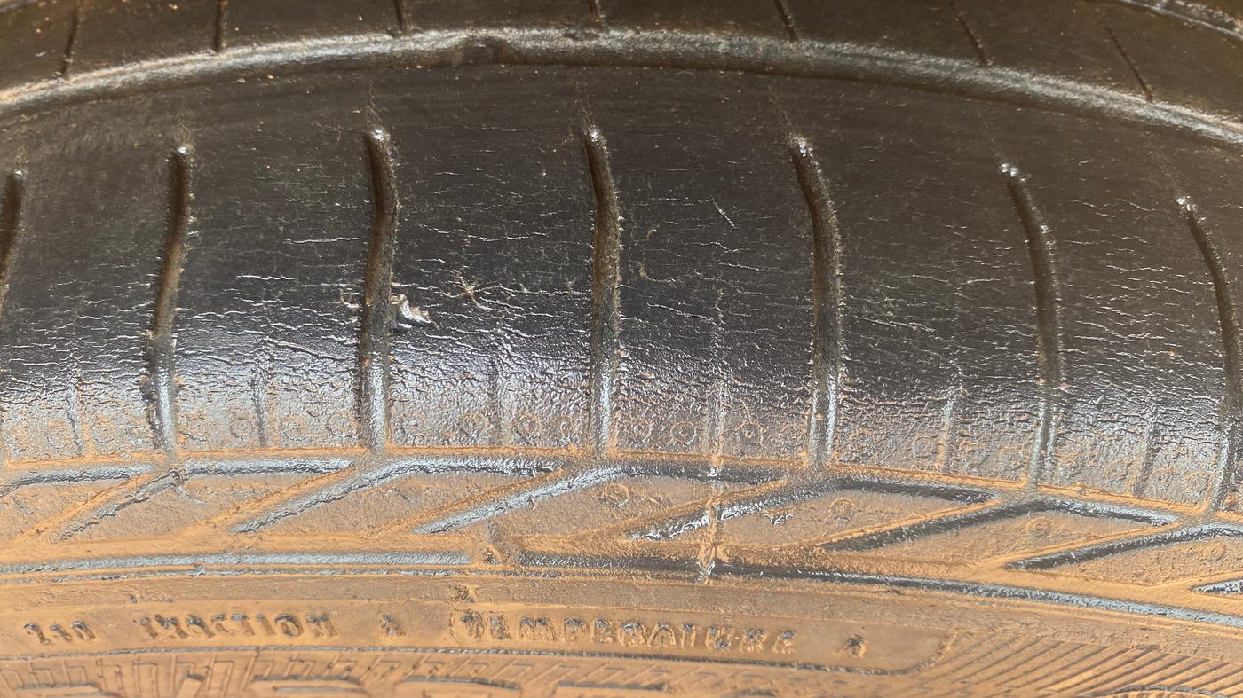 2019 Tata NEXON XZA PLUS PETROL, Petrol, Automatic, 65,473 km, Right Front Tyre Tread