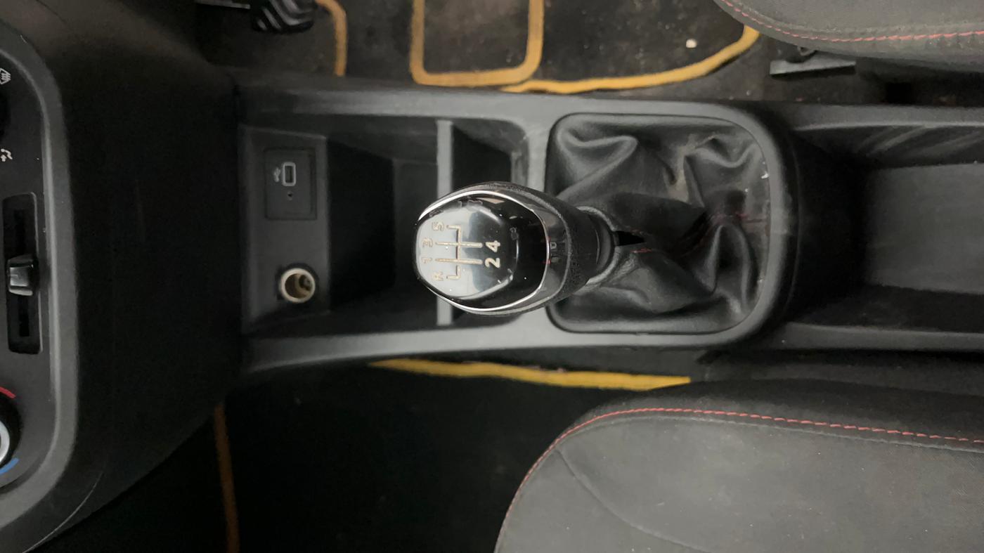 2021 Renault Kwid RXT 1.0 (O), Petrol, Manual, 21,089 km, Gear Lever