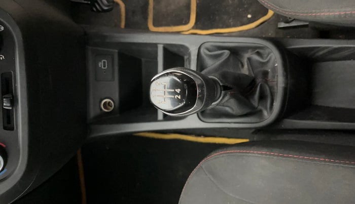 2021 Renault Kwid RXT 1.0 (O), Petrol, Manual, 21,013 km, Gear Lever