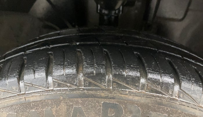 2021 Renault Kwid RXT 1.0 (O), Petrol, Manual, 21,013 km, Right Front Tyre Tread