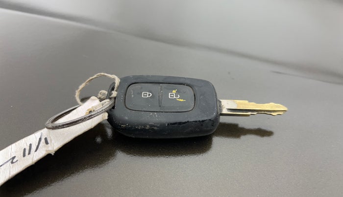 2021 Renault Kwid RXT 1.0 (O), Petrol, Manual, 21,013 km, Key Close Up